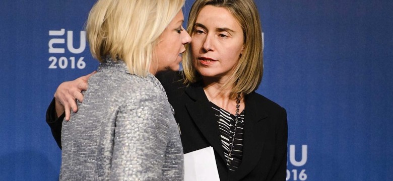 Wpadka! Holenderska minister obrony w stroju mocno karnawałowym na politycznych salonach