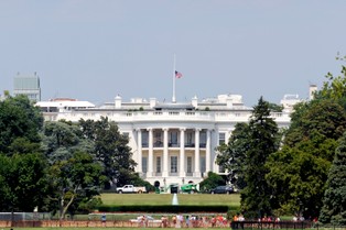 Amerykańska Izba Reprezentantów zatwierdziła 40 mld dol. pomocy dla Ukrainy