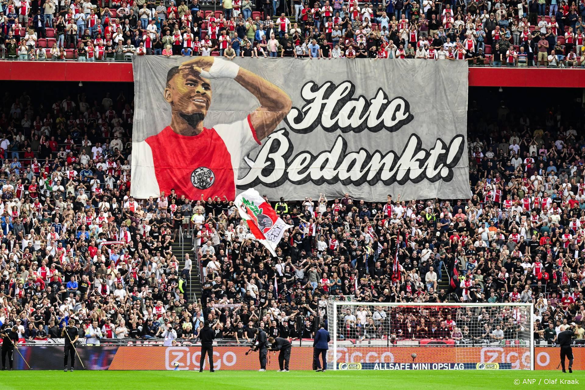 Hato neemt emotioneel afscheid van Ajax-supporters na transfer