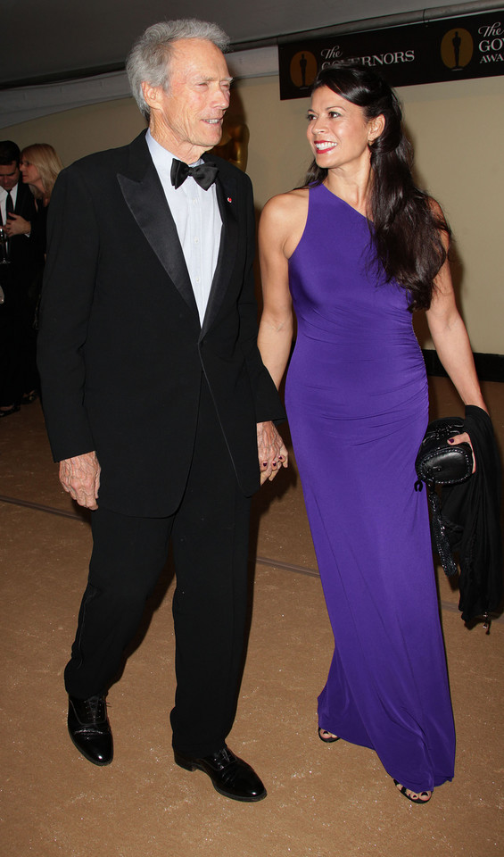 Clint Eastwood (82 lata) i Dina Ruiz Eastwood (48 lat)