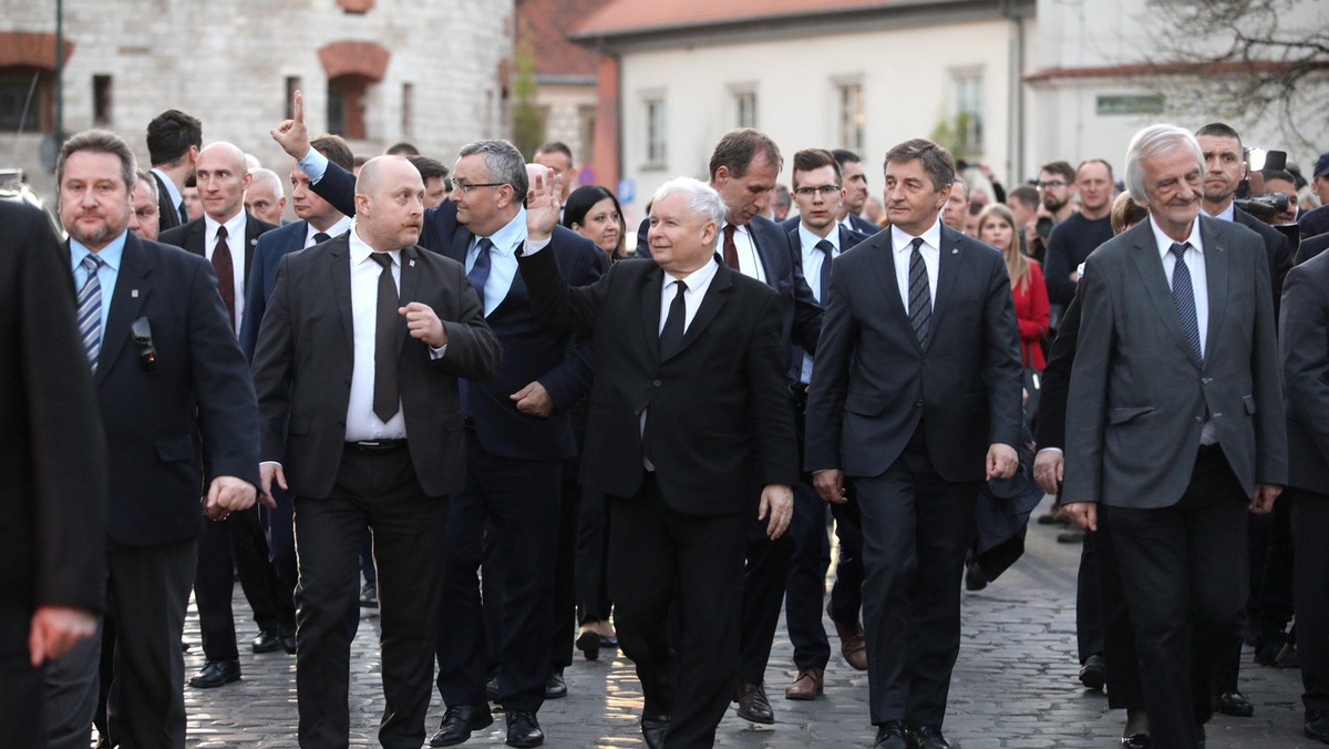 Dziś po południu zebrał się Komitet Polityczny Prawa i Sprawiedliwości. W spotkaniu bierze udział prezes tej partii Jarosław Kaczyńskich. Podczas posiedzenia mają być podjęte kolejne decyzje dotyczące nadchodzących wyborów samorządowych.