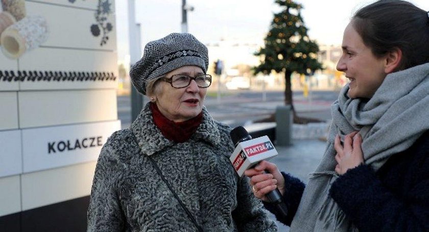 Czy Polacy przyjmują księdza po kolędzie? Ile pieniędzy dają?