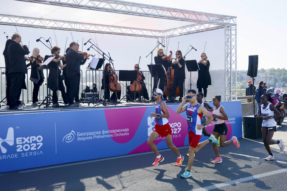 Beogradska filharmonija svirala trkačima Beogradskog maratona