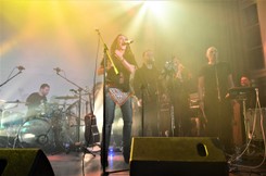 Kayah przedstawia akustyczną wersję swego wielkiego przeboju. Zobacz nowy TELEDYSK do 'Po co'