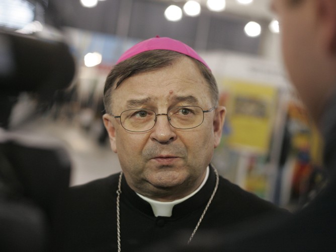 Arcybiskup Józef Życiński - metropolita lubelski, uważany za jedną z najbardziej znaczących postaci Kościoła katolickiego w Polsce. Zmarł 10 lutego 2011 w Rzymie