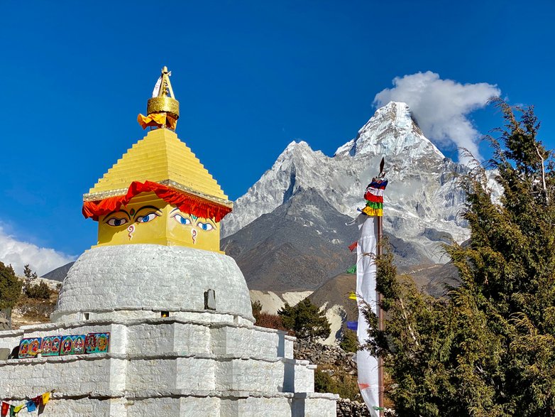 Stupa w Pangboche z Ama Dablam w tle