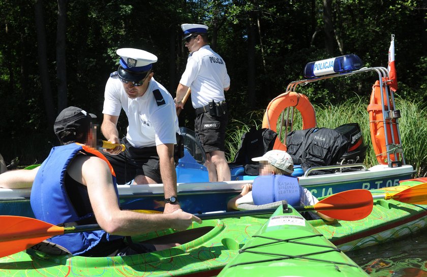 Kajakiem pływaj tylko na trzeźwo