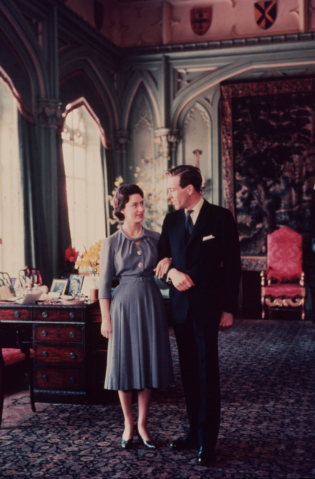 Księżniczka Małgorzata i Antony Armstrong-Jones po ogłoszeniu zaręczyn w 1960 roku