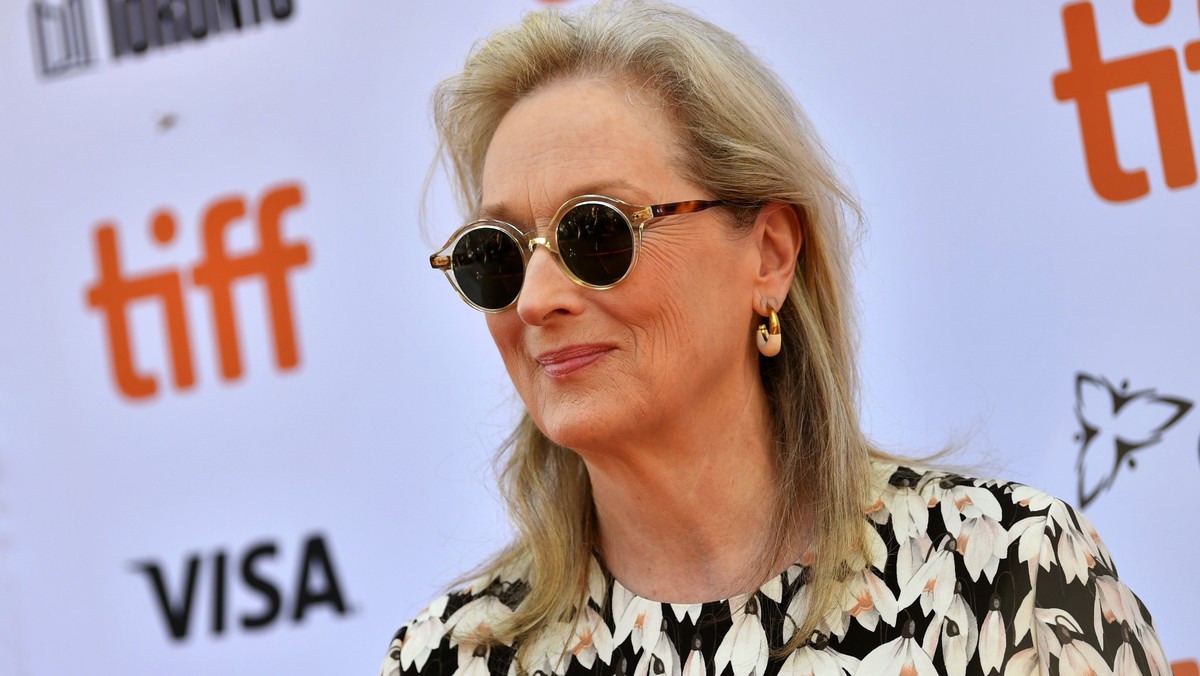 Charles Harrison Streep, bratanek Meryl Streep, nie stawił się w sądzie na pierwszej rozprawie w sprawie pobicia 18-latka z Ekwadoru. Jak pisze "New York Post", mężczyzna spędził miły poranek na spacerze i piciu kawy. Nastolatek, którego zaatakował, musiał przejść poważną operację. Teraz chce, by Streep "zapłacił za to, co zrobił".