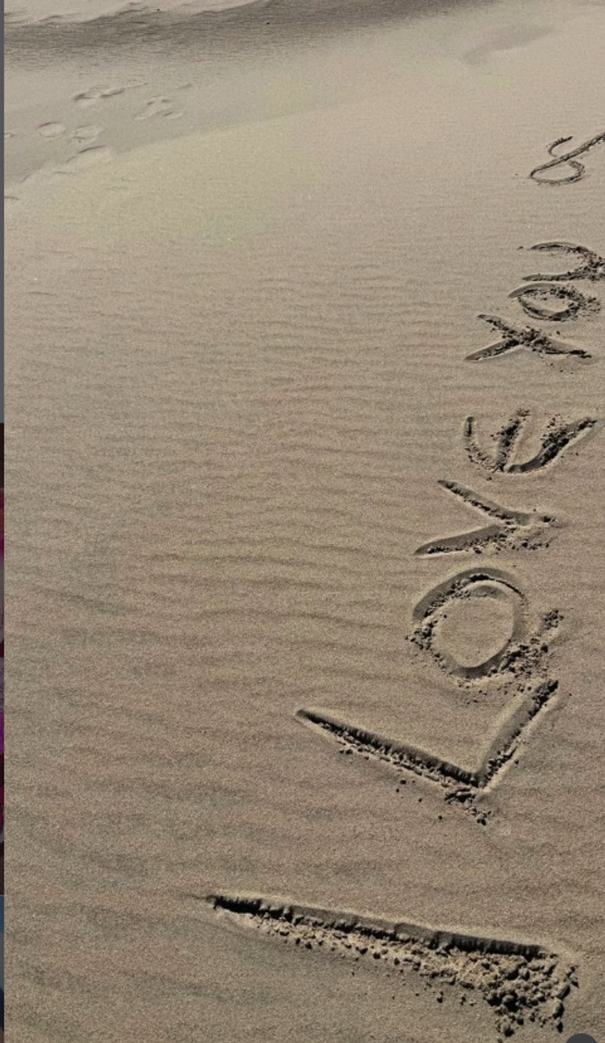 Kija Kockar na kućnu adresu dobila poklon od verenika, ostala bez teksta