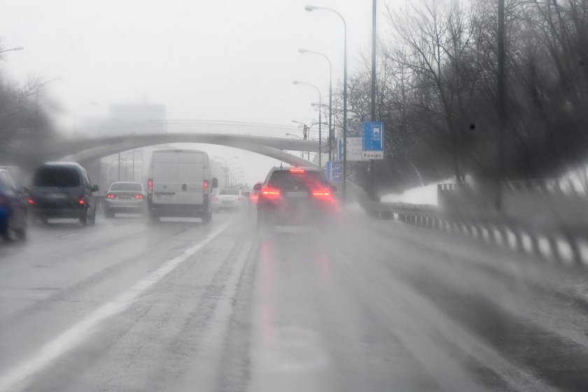 Ludzie Macierewicza szaleją na drodze! 