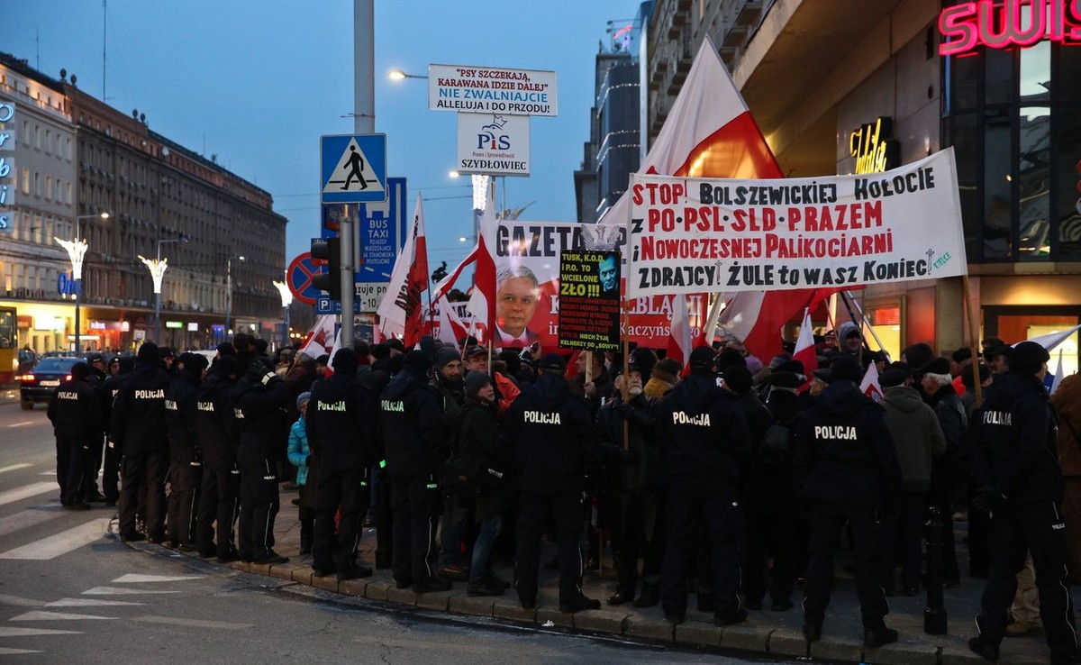 Manifestacja zwolenników PiS