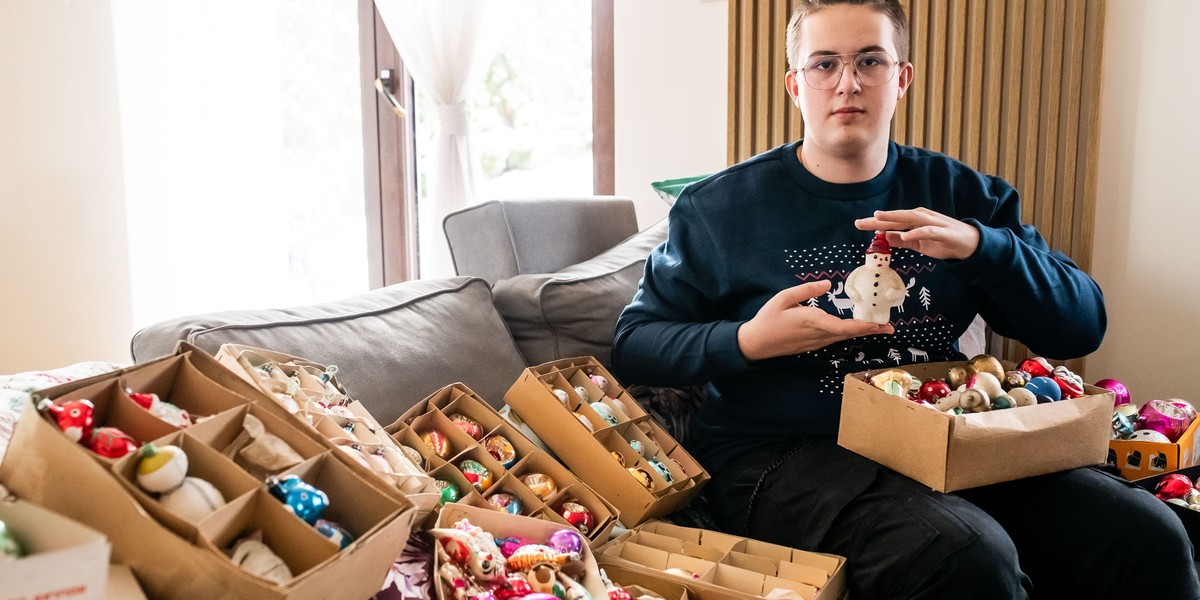 W kolekcji Dominika znajduje się prawie 2 tysiące bombek świątecznych. 