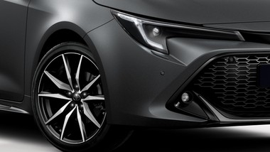 ta toyota to hit. kupują w ciemno co 30 sekund. cena?