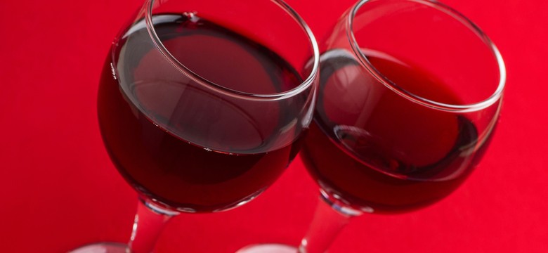 Czerwone wino pomaga spalić tłuszcz
