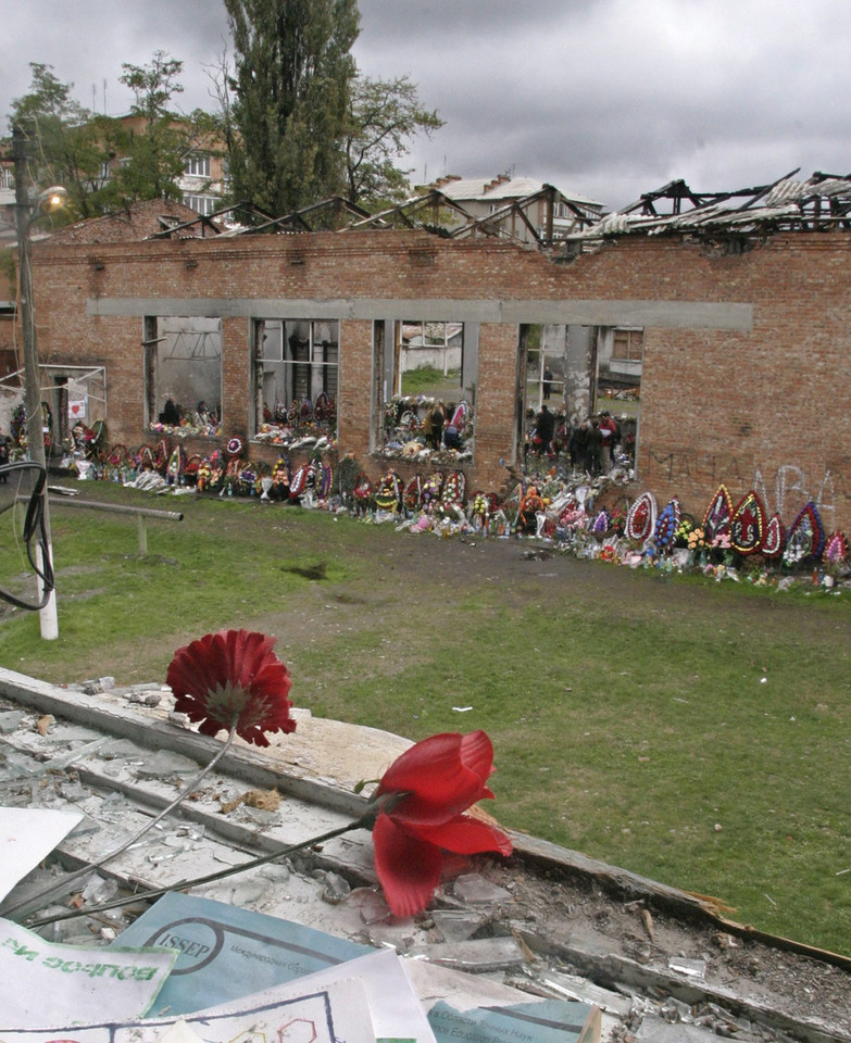 FILE RUSSIA BESLAN HOSTAGE DRAMA ANNIVERSARY (Beslan hostage drama 10th anniversary)