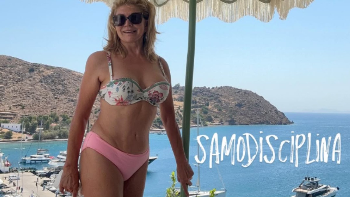 Suzana Mančić u kupaćem