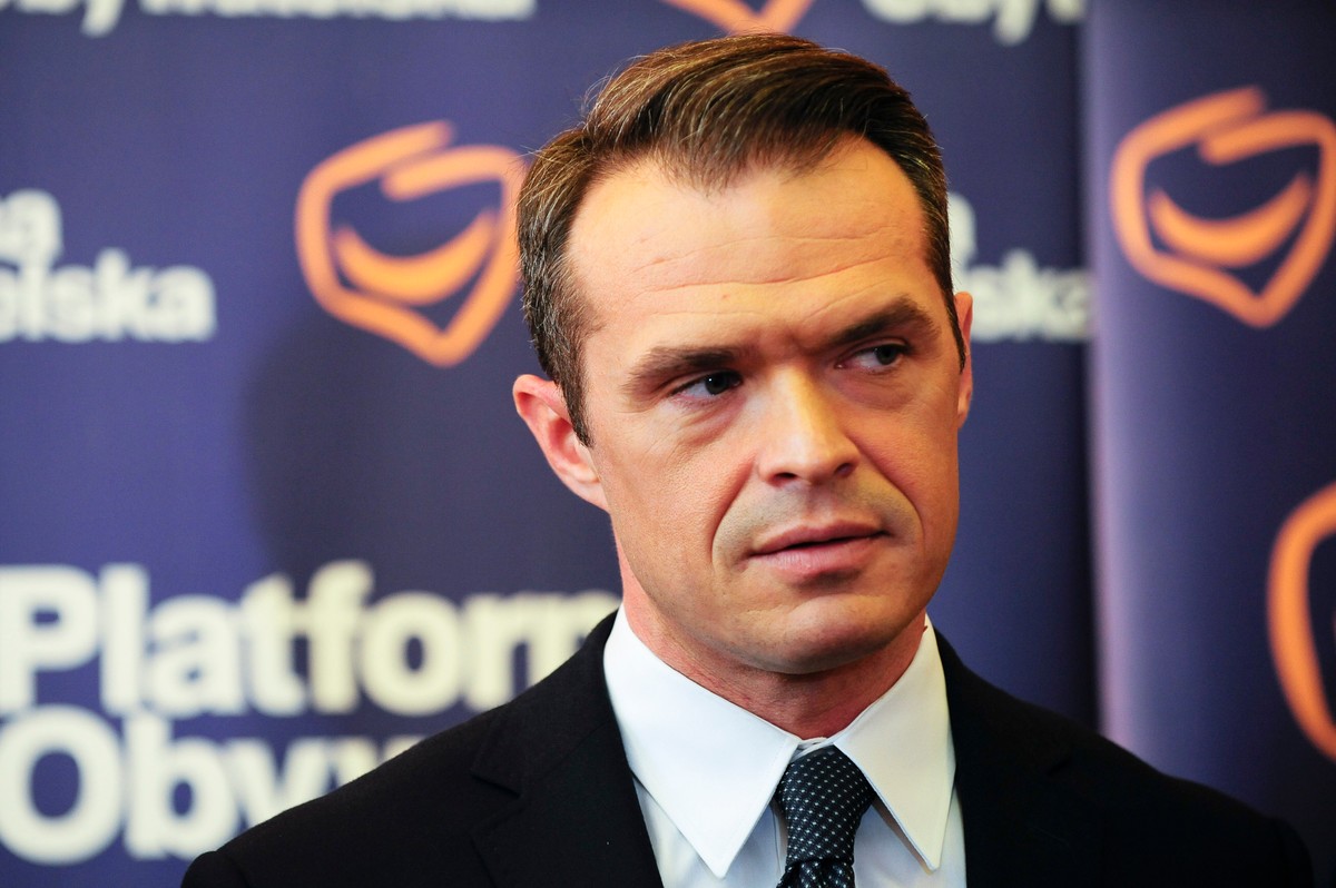 "Schetyna i Gowin powinni powalczyć o przywództwo". Nowak mówi pas