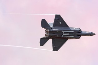 Polska kupi nowy myśliwiec? Nasz generał właśnie nim latał!
