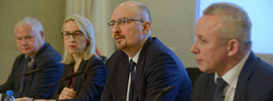 Komitet Stabilności Finansowej (od lewej): prezes NBP Adam Glapiński, minister finansów Teresa Czerwińska, p.o. szefa KNF Marcin Pachucki oraz prezes BFG Zdzisław Sokal