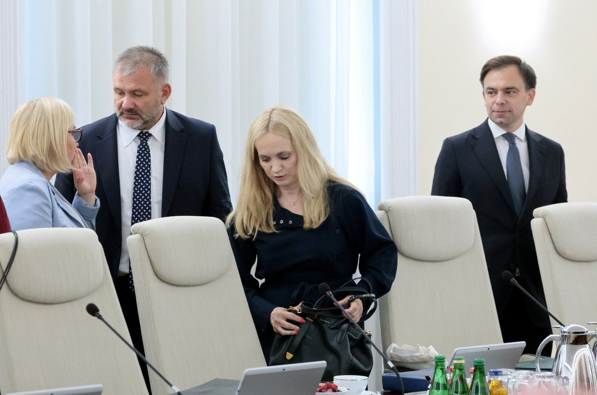 Awantura wokół cięć na zdrowiu Polaków. Jest reakcja ministerstwa