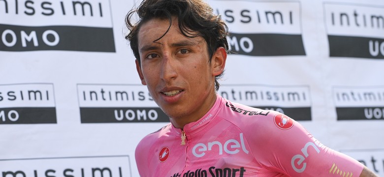 Egan Bernal stawia pierwsze kroki po operacji kręgosłupa