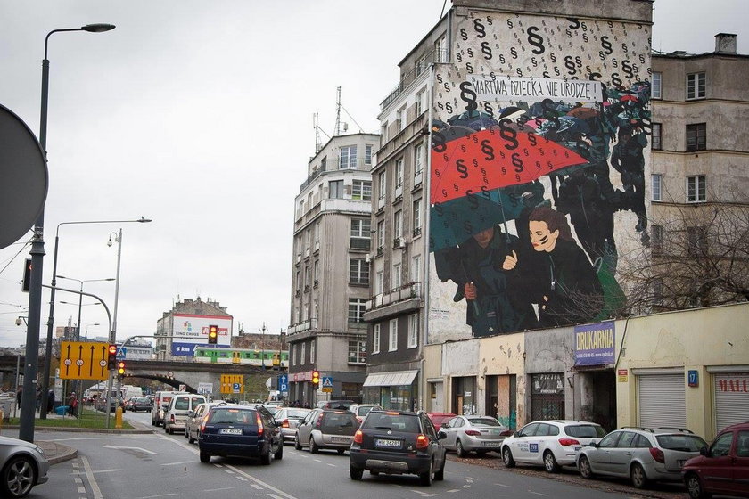 „Czarny protest” na ścianie. Warszawa ma nowy mural