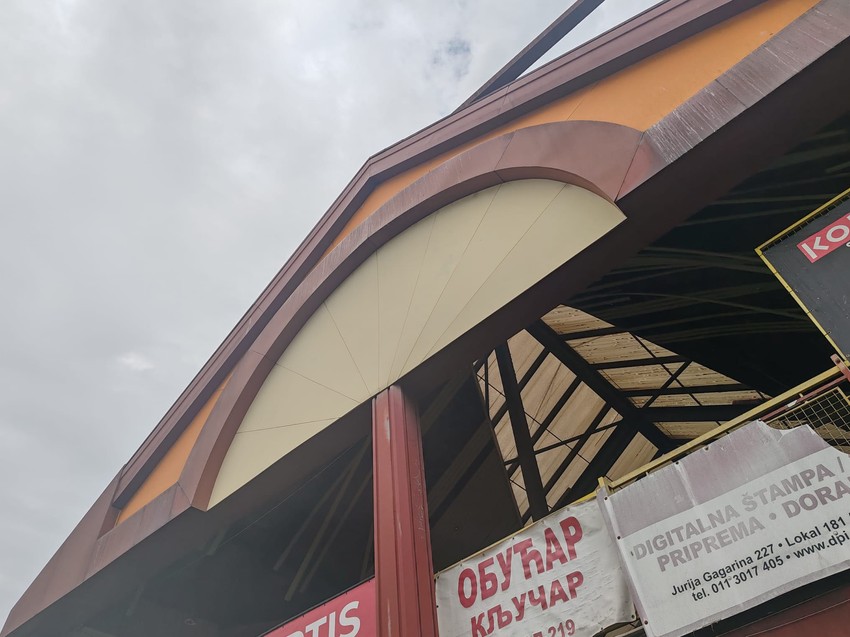 Ogroman požar u tržnom centru na Novom Beogradu