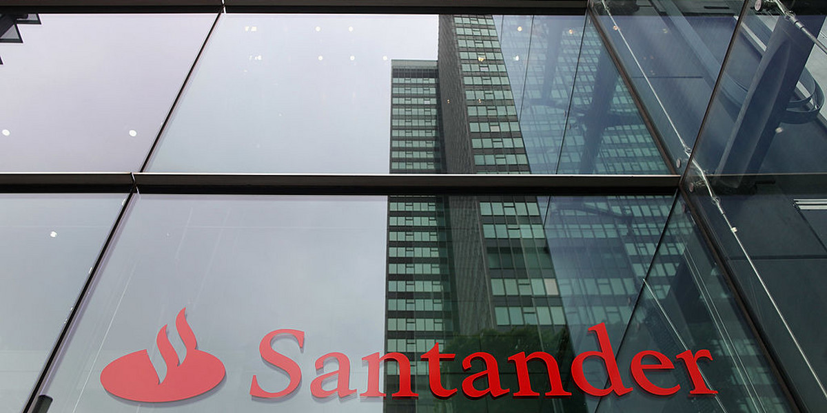 Santander Bank Polska to trzeci co do wielkości aktywów bank w Polsce (za PKO BP i Pekao kontrolowanymi przez państwo).