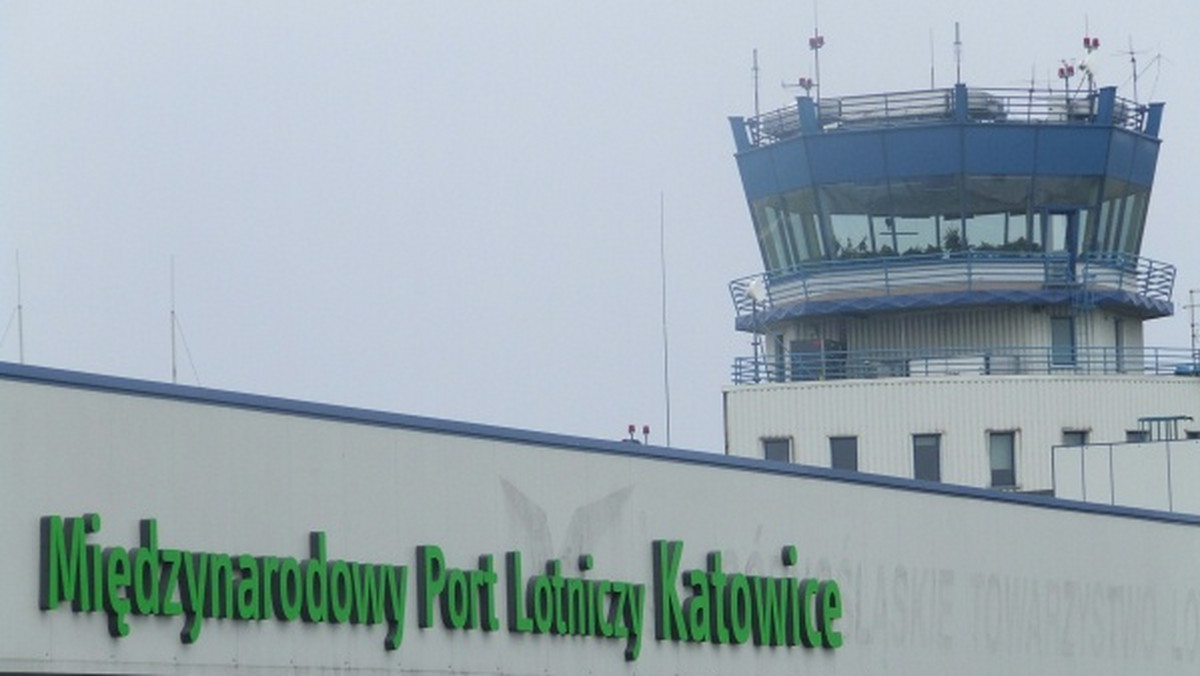"MMSilesia": lotnisko Katowice Airport od stycznia 2013 roku wprowadza nowe ceny za postój na lotniskowym parkingu. Będzie taniej, ale za darmo nie staniemy ani przez minutę.