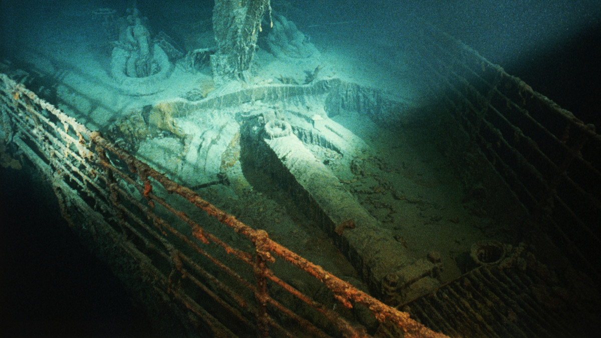 Titanic spoczywa w głębinach Atlantyku od ponad 100 lat na głębokości ok. 3,6 tys. m.