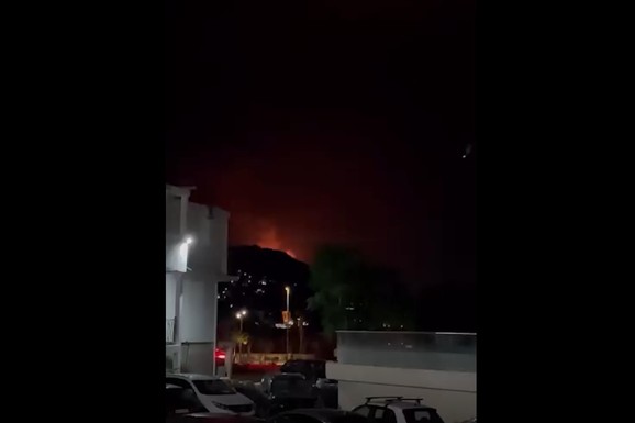 (VIDEO) VELIKI POŽAR IZNAD SUTOMORA Građani primetili vatru i pozvali službe, vatrogasci se bore sa stihijom