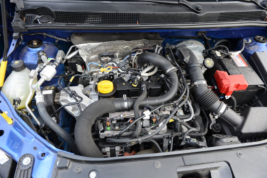 Dacia Sandero TCe 100 LPG - jej litrowy silnik ma 100 KM, gdy zasilany jest gazem (LPG). Nie jest to jednak napęd szczególnie oszczędny. Bywa też głośny.