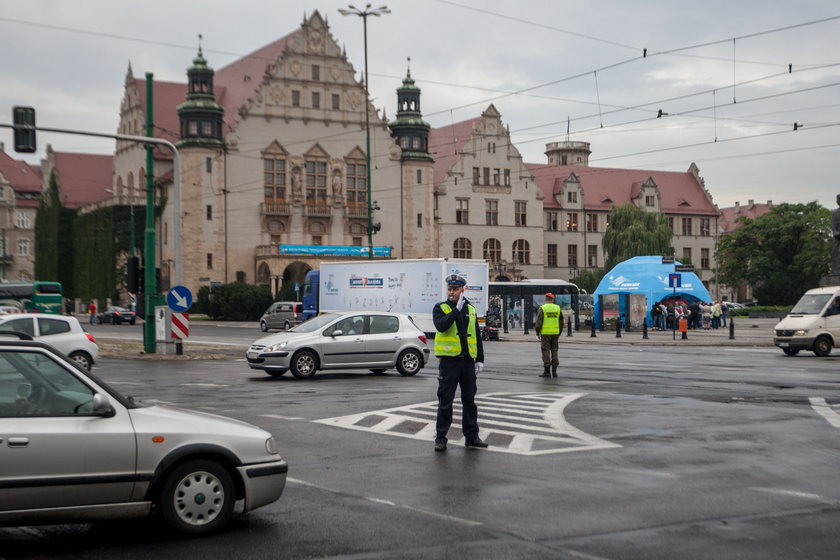 Bez świateł na skrzyżowaniu