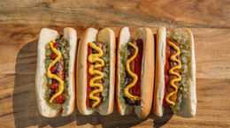 Zjedzenie hot-doga kosztuje kawałek życia. Naukowcy obliczyli, ile dokładnie