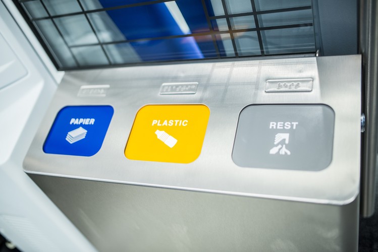 W środku liczą się detale. Kontrakt dla Kolei Holenderskich jest realizowany w ramach rekordowego eksportowego zamówienia dla spółki Stadler Polska o wartości ponad miliarda złotych. Kontrakt został podpisany w Warszawie w kwietniu 2015 r.