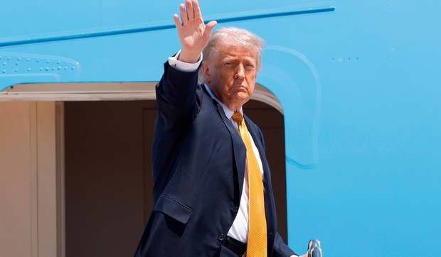 Donald Tramp ukrcava se na let za Kinu 12. maja u bazi Endruz u Merilendu