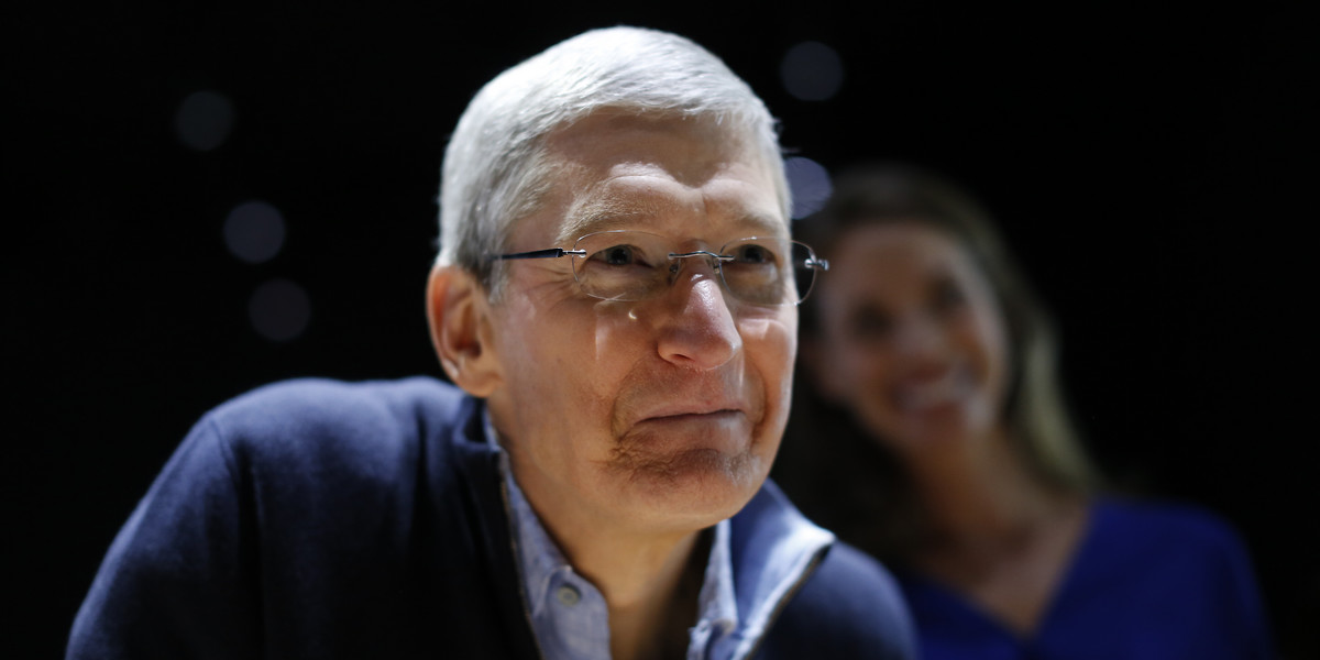 Tim Cook może być dumny. Apple to pierwsza spółka w historii, której kapitalizacja rynkowa przebiła poziom 1 biliona dolarów