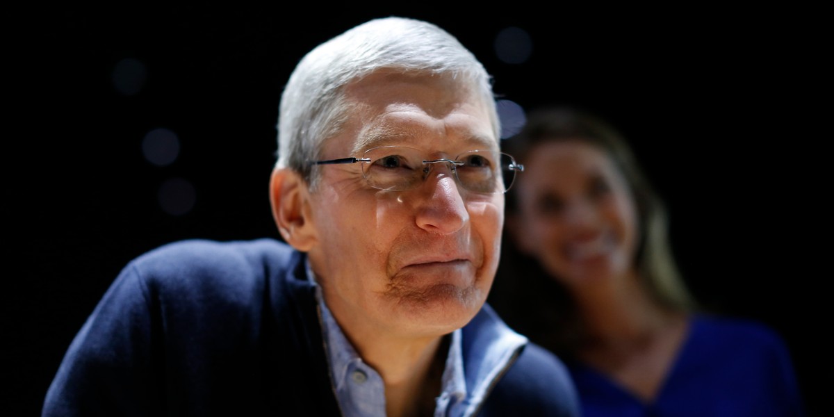 Tim Cook może być dumny. Apple to pierwsza spółka w historii, której kapitalizacja rynkowa przebiła poziom 1 biliona dolarów