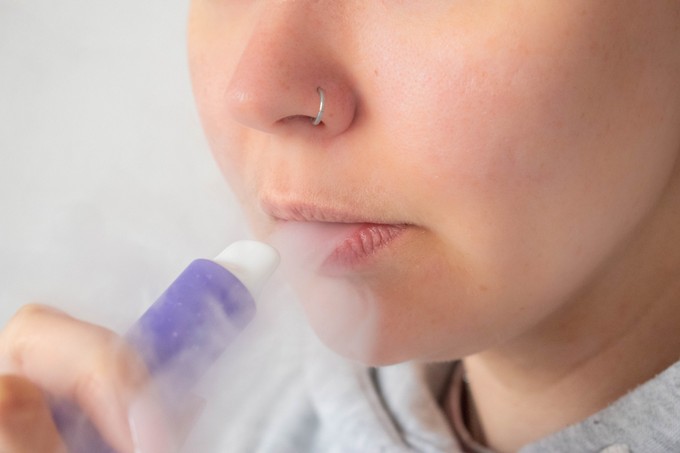 Fogimplantátuma van, és e-cigarettát szív? Tönkreteheti a fogait