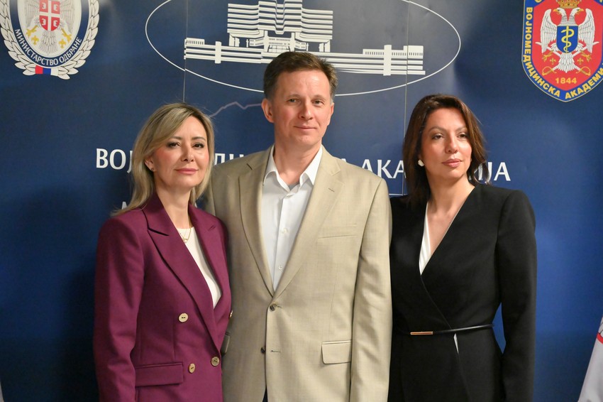 Dermatovenerolozi Tatjana Radević, Miroslav Dinić i Danica Tiodorović (s leva na desno) 