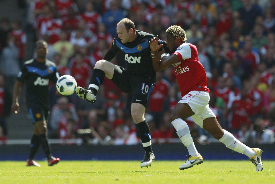 Wayne Rooney (L)