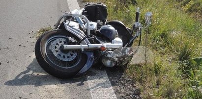 Tragiczny wypadek motocyklisty. Dlaczego zjechał z drogi?