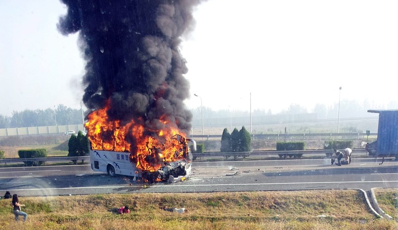 Pomoc przybyła za późno. Świadkowie opowiadali, że płomienie ba szybko ogarnęły autokar