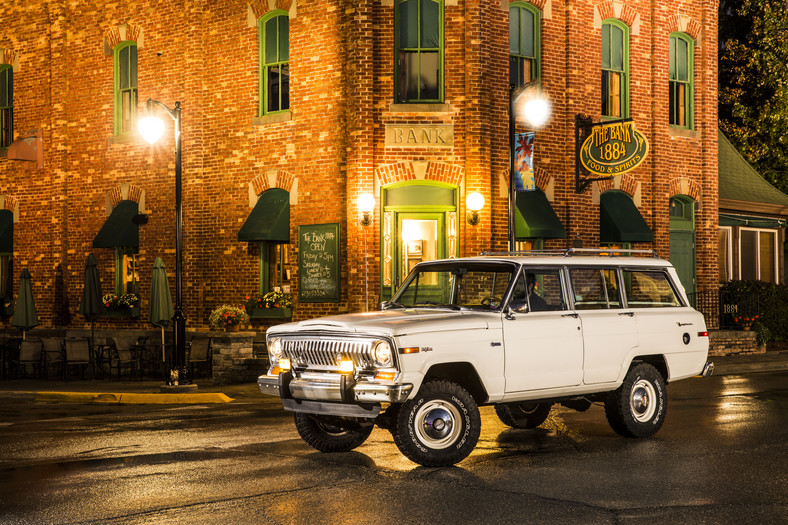 Jeep Wagoneer 1963