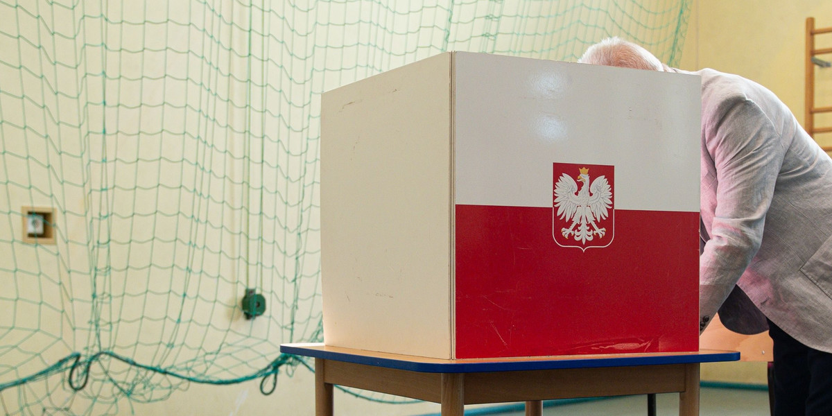 Polonia zaskoczyła. Rekordowa liczba Polaków zarejestrowanych w wyborach 2023.