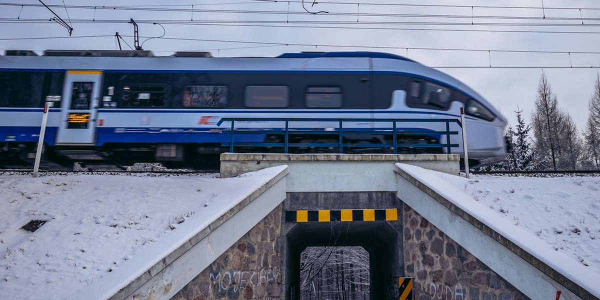 Mateusz Morawiecki zasugerował, że spadku cen biletów PKP Intercity należy spodziewać się w ciągu 2 tyg.