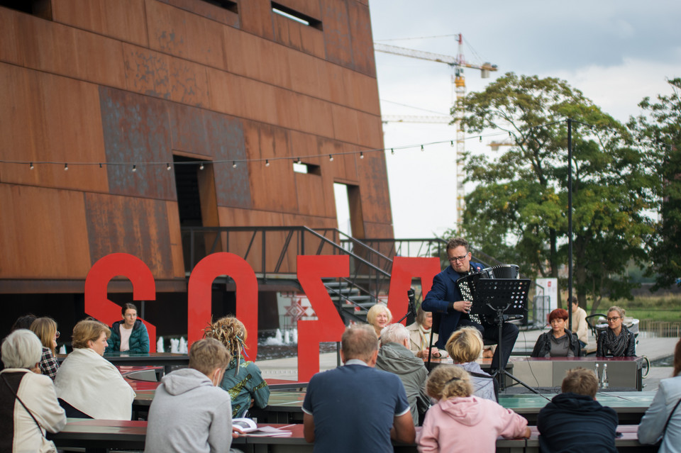 Paweł Zagańczyk, akordeonista, kompozytor i pedagog podczas koncertu "Muzyka Nomadów"