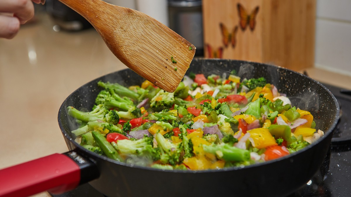 Kako se pravilno dinsta povrće: Mnoge domaćice uporno ponavljaju 3 greške