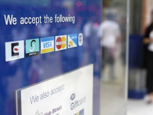 Polacy będą posiadać 50 mln kart płatniczych do 2020 roku